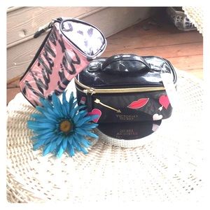 🌸🌸Victoria’s Secret Cometic Bags🌸🌸